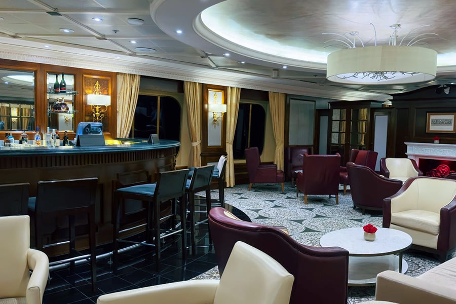 Azamara Cruises Amenities Discoveries Bar