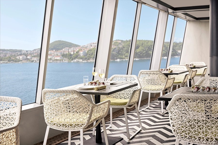 crystal cruises dining trident grill