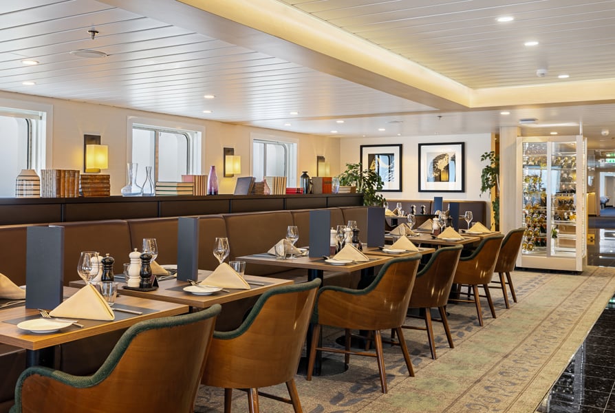 MS Spitsbergen Dining