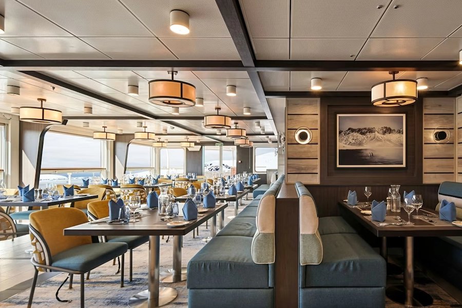 ae expeditions dining venues