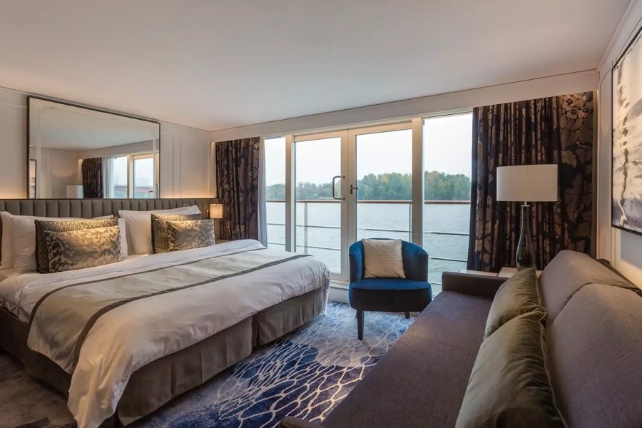 all suite accommodation on riverside cruises