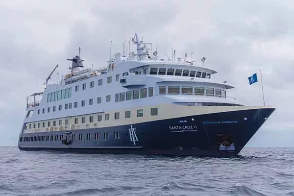 MS Santa Cruz II in Galapagos
