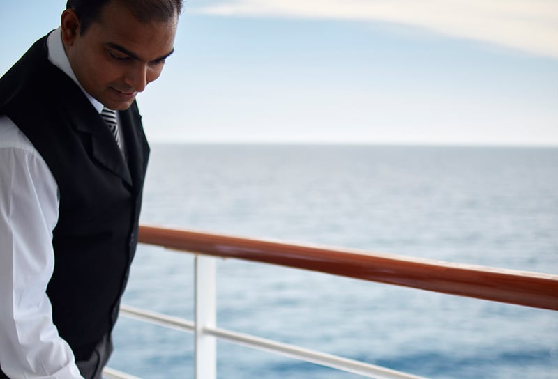 Bulter-Service-onboard-Oceania-Cruises-Oceania-cruises-dress-code-in-2026