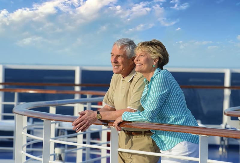 Couple-on-deck-Oceania-cruises-dress-code-in-2026