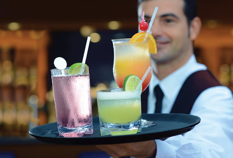 House-select-beverage-packages-at-the-Waves-Bar-Oceania-cruises-dress-code-in-2026
