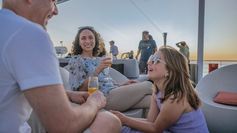 whats included lindblad expeditions deals
