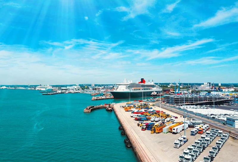 Cruises-from-Southampton-Cunard-Cruises-docked-in-Southampton-Cunard-Cruises-Southampton-2026-&-2027
