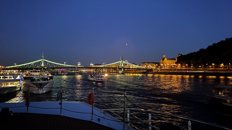 budapest night danube cruise