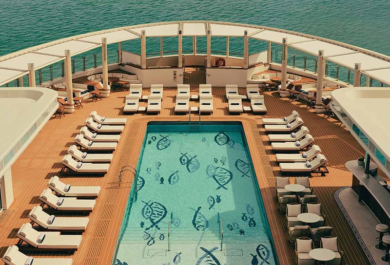 Four-Seasons-Yachts-Swimming-Pool-What's-included-on-a-Four-Seasons-Yacht-cruise