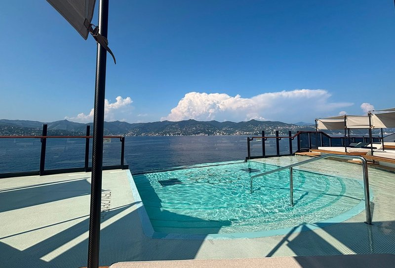 explora iii astern pool