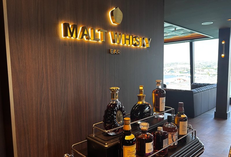 explora iii malt whisky bar