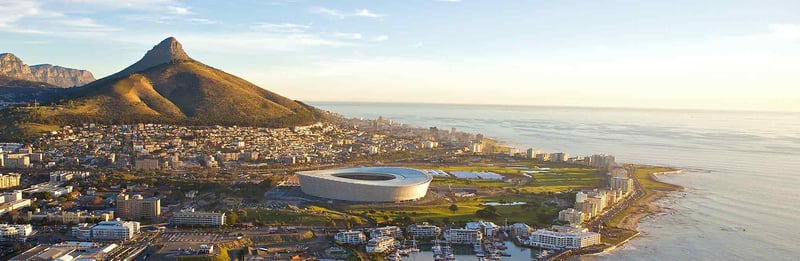 Cape-town-city-centre-with-table-montain-South-Africa-and-Cape-Town-Cruises