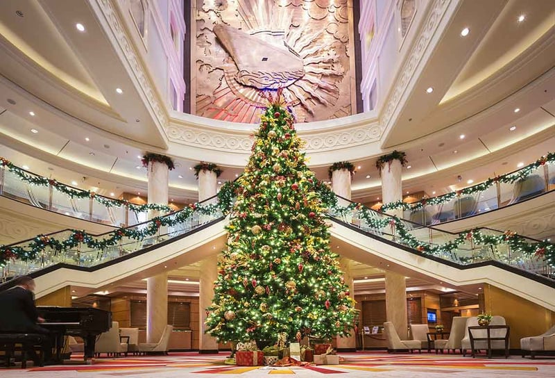 Christmas-on-Cunard-Cruises-Christmas-Tree-Best-3-Night-Christmas-Market-Cruises