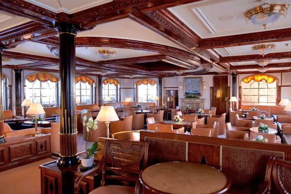 Sea Cloud II Lounge